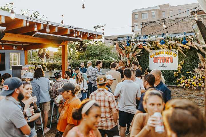 Balls on the walls: 10 great places for football season eating, drinking
