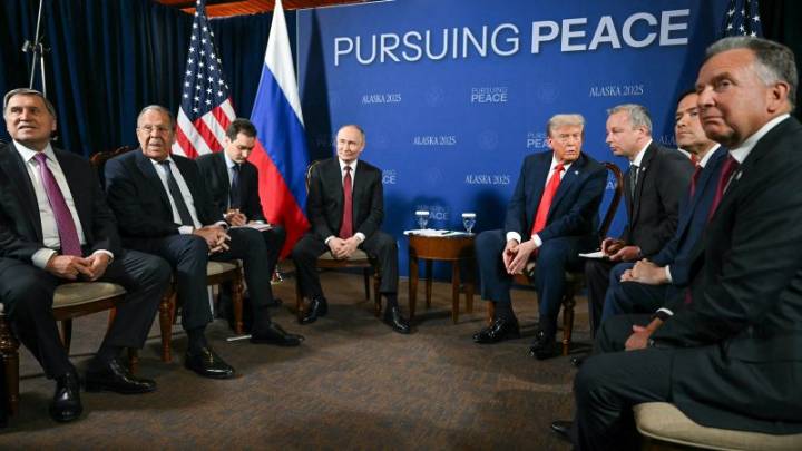 White House signals strong momentum toward peace in Ukraine but many questions linger