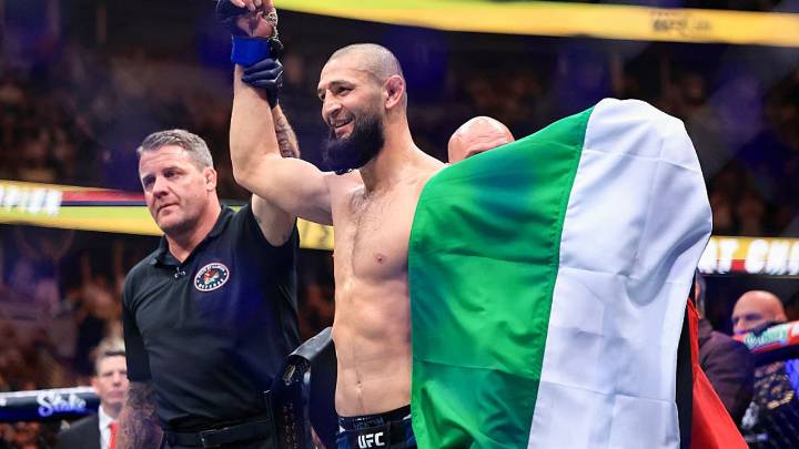 Chimaev stars in Chicago, winning UFC middleweight belt by unanimous decision