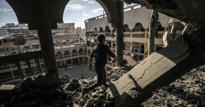 Israel sigue asesinando periodistas en Franja de Gaza: También bombardeó el Hospital Nasser