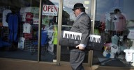 Deep Ellum legend Keyboard Bob has died