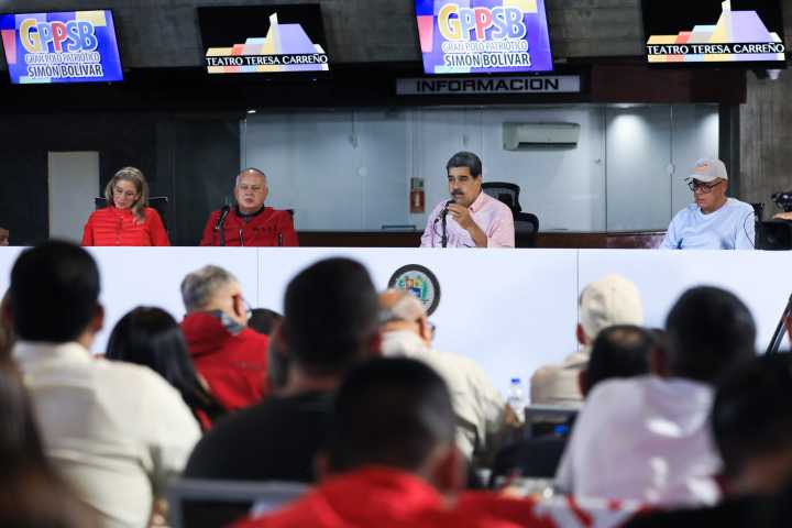 Presidente Maduro convoca al debate revolucionario en el próximo Congreso del PSUV