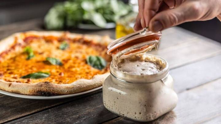 Cómo hacer Masa madre para Pizza casera: la receta esponjosa y fácil con 2 ingredientes