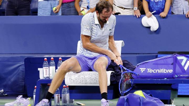El error de un fotógrafo sume en el caos el partido entre Medvedev y Bonzi en el US Open