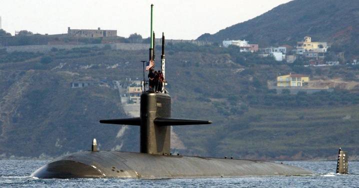 EE.UU. suma submarino nuclear y un crucero lanzamisiles a su despliegue contra el narcotráfico frente a Venezuela