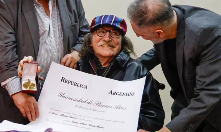 Charly García recibió un Doctor Honoris Causa de la Universidad de Buenos Aires