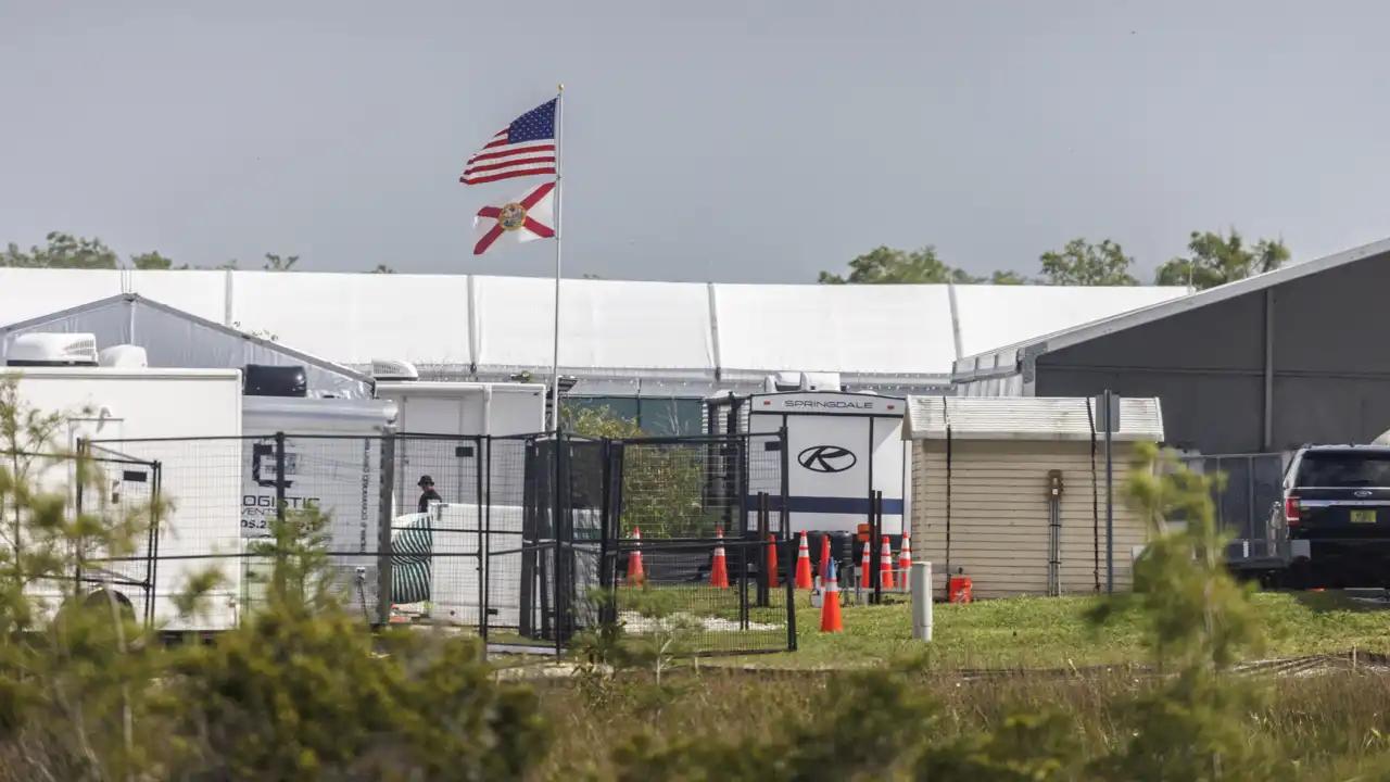 Confirman que hay 78 mexicanos detenidos en ‘Alligator Alcatraz’