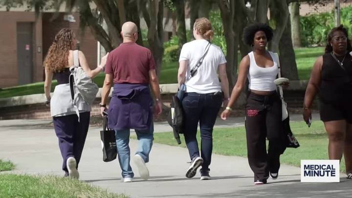 What are the health benefits of brisk walking?