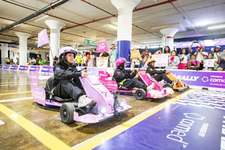 Jóvenes de Illinois construyeron y compitieron con vehículos eléctricos en el EV Rally de ComEd