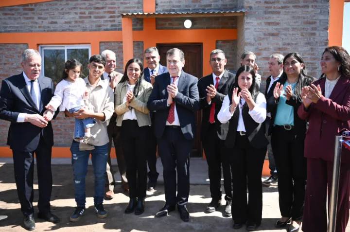 Zamora resaltó la importancia y la movilidad social que implica invertir en salud y educación