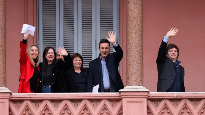 Milei encabeza este viernes una reunión de Gabinete con el foco en los vetos y el cierre de listas