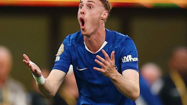 Cole Palmer injury latest: Chelsea star player removed from lineup after warm