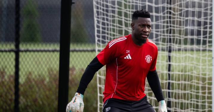 Ex-Manchester United goalkeeper David de Gea could make a dramatic comeback after Onana warning