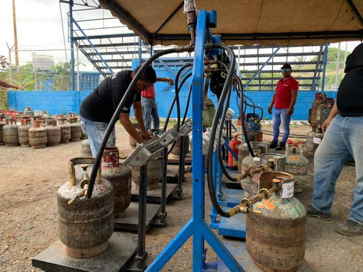 Realizada jornada de gas en la comunidad Rafael Urdaneta del municipio Sucre