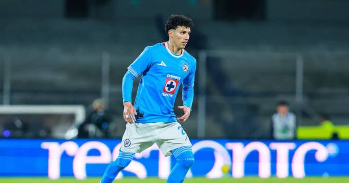 No más salidas en la Noria: Cruz Azul rechaza oferta de Toluca por Jorge Sánchez