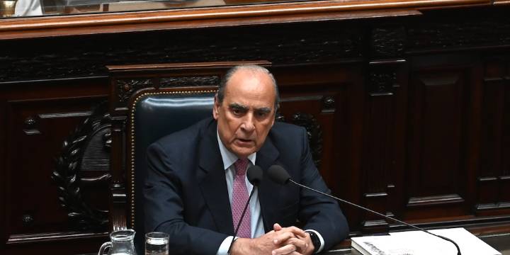 Guillermo Francos vinculó el escándalo de la ANDIS con una maniobra política y afirmó que el Gobierno está “tranquilo”