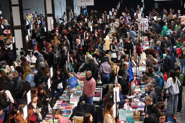 Segundo día de la FED. El público lector no defrauda: mucha concurrencia y ventas "aceptables"