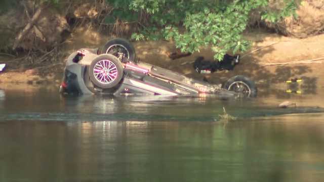 Driver dead after crashing into Merrimack River in Manchester