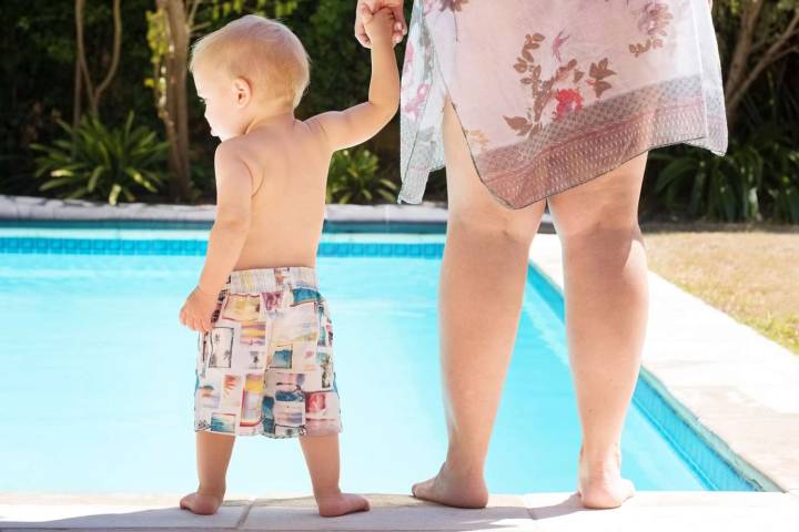 Mom Asks If Changing Her Kids’ Clothes by Swimming Pool Was a Mistake