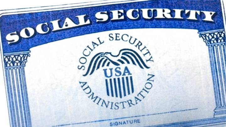 La Seguridad Social cumple 90 años en EE.UU, pero Trump amenaza con desfinanciar y disminuir la cobertura de estos programas
