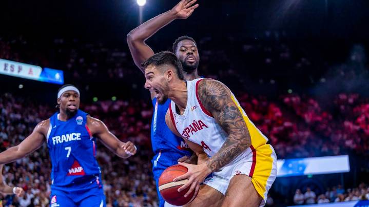 España mejora, pero vuelve a caer ante Francia tras un mal segundo tiempo (78