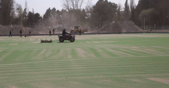 Una cancha de hockey se inaugurará en Neuquén y será parte «de la tercera ciudad deportiva»