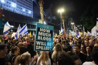 Cientos de miles de israelíes piden en Tel Aviv un acuerdo para liberar a los rehenes