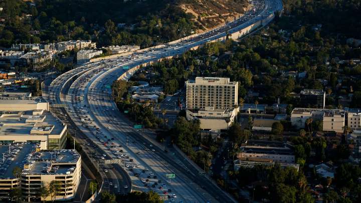 Some 405 Freeway lanes will close along Sepulveda Pass over coming weekends. Here's what to know.