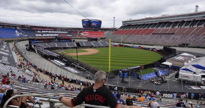 Bristol Motor Speedway goes from MLB field to racetrack