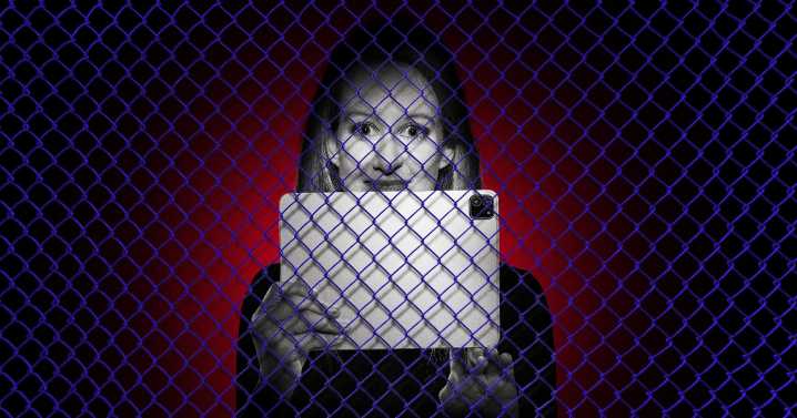 Elizabeth Holmes Suddenly Starts Tweeting Again... While in Prison