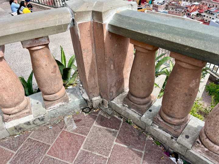 El Centro Histórico capitalino, sucio y en deterioro pese a ser ícono turístico