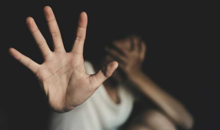 Trabajadora muere apuñalada por su expareja en local del centro de Talca