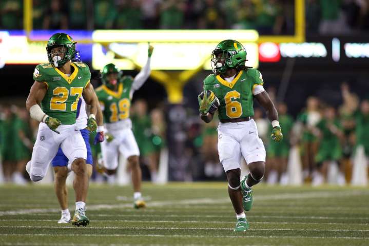 Oregon retains 'best duo in the country' for kickoff returns in 2025