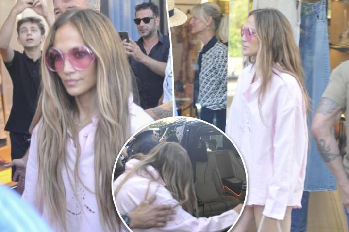 Jennifer Lopez refused entry into Chanel store: report