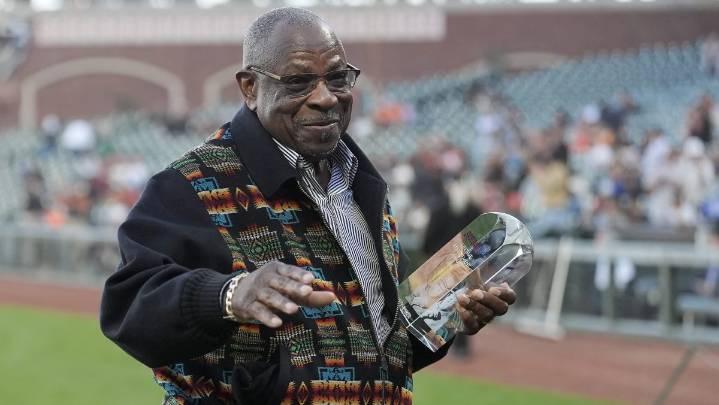 Dusty Baker ya posa con la franela de Nicaragua para el Clásico Mundial de Béisbol