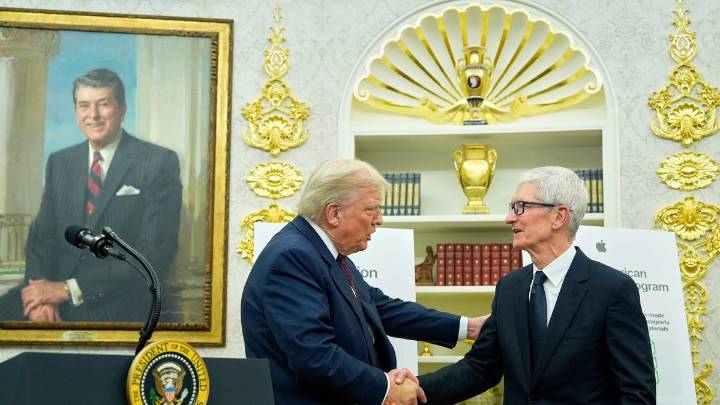 Trump planea arancel del 100% a chips de cómputo, a menos que empresas fabriquen en EEUU