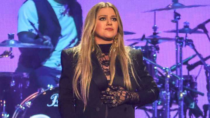 Kelly Clarkson Delays Vegas Residency Dates, Says Ex