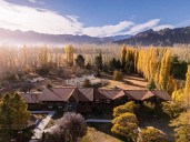 En Mendoza. La historia detrás de la reapertura de un hotel que fue un castillo y está ubicado donde filmó Brad Pitt
