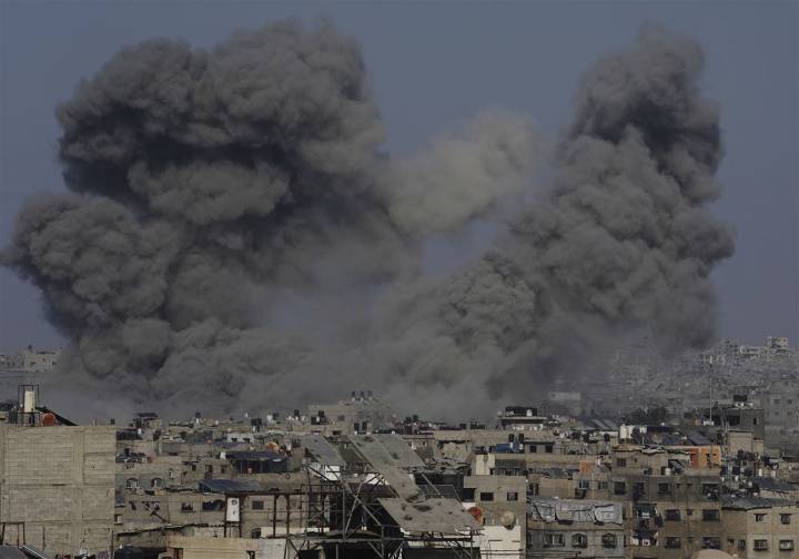 4 Palestinians shot dead by Israeli forces while seeking aid near Gaza City, witnesses say
