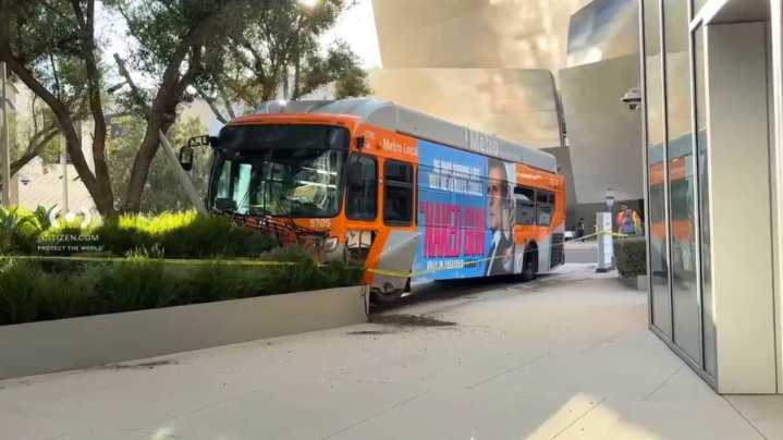 Several injured after multi-vehicle Metro bus crash in downtown Los Angeles