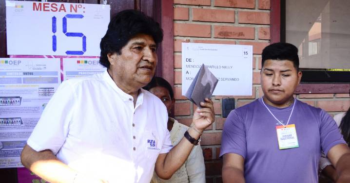 Evo Morales anula su voto y advierte que el Gobierno socialista tiene un plan para cometer un «fraude»