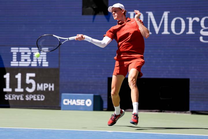 Sinner remonta un set a Shapovalov y se mete en octavos en Nueva York