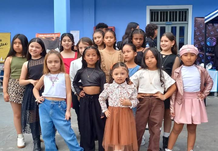 NIÑEZ Y EMPRENDIMIENTO UNIDOS EN DESFILE DE MODA EN PASTO
