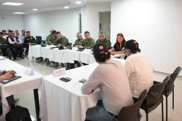 Presidente Petro descarta estado de conmoción tras atentado en Cali