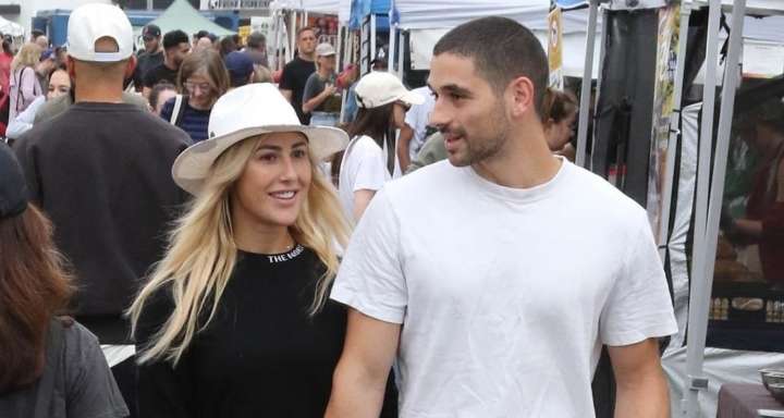 ‘Dancing With the Stars’ Pros Emma Slater & Alan Bersten Hold Hands During Farmers Market Outing 