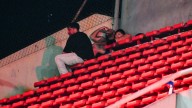Cuál es el estado de salud del hincha de la Universidad de Chile que cayó desde la tribuna superior de Independiente