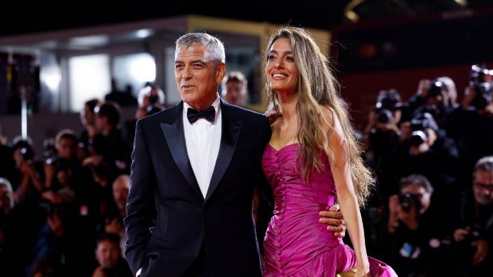 Imágenes del día: del festival de cine en Venecia al rugido del Etna