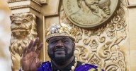 Shaq to invest in new LSU arena, vouches for Oak View Group