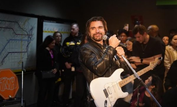 Juanes revolucionó el subterráneo porteño con una sorpresiva aparición y show en vivo
