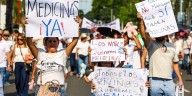 'No hay quimio, nos están matando'; pacientes marchan contra el desabasto de medicamento